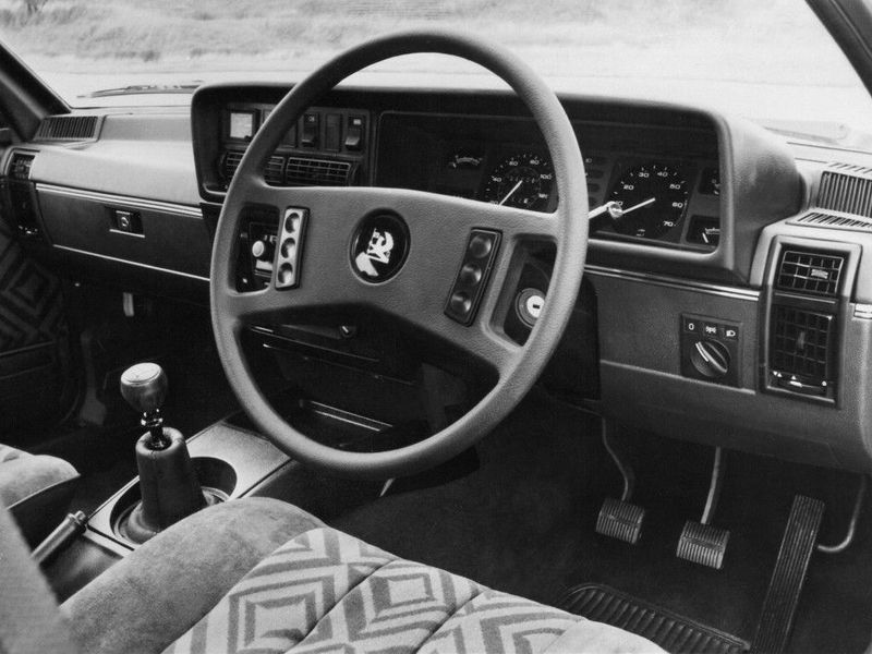 فوكسهول فايسروي 1978. لوحة الأجهزة. سيدان, 1 الجيل