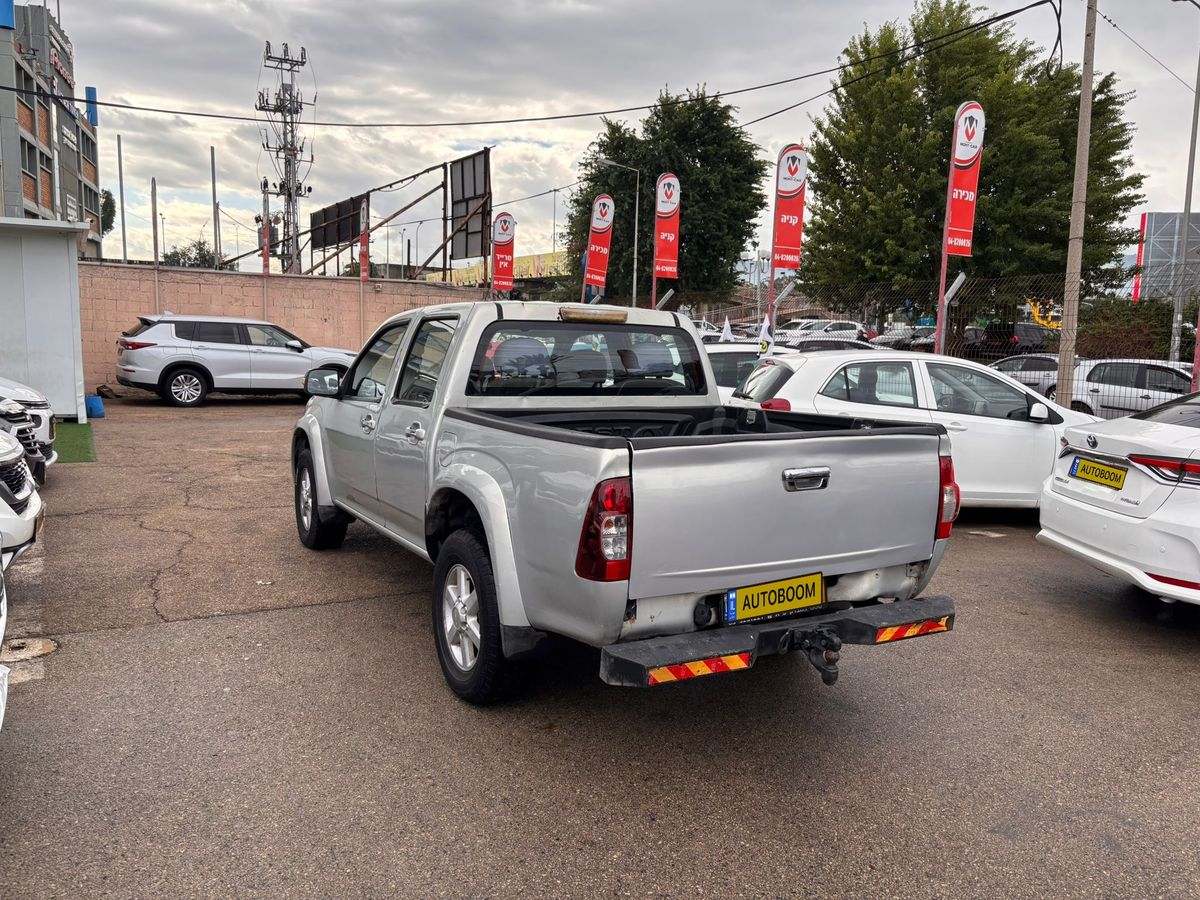 Isuzu D-Max 2nd hand, 2011