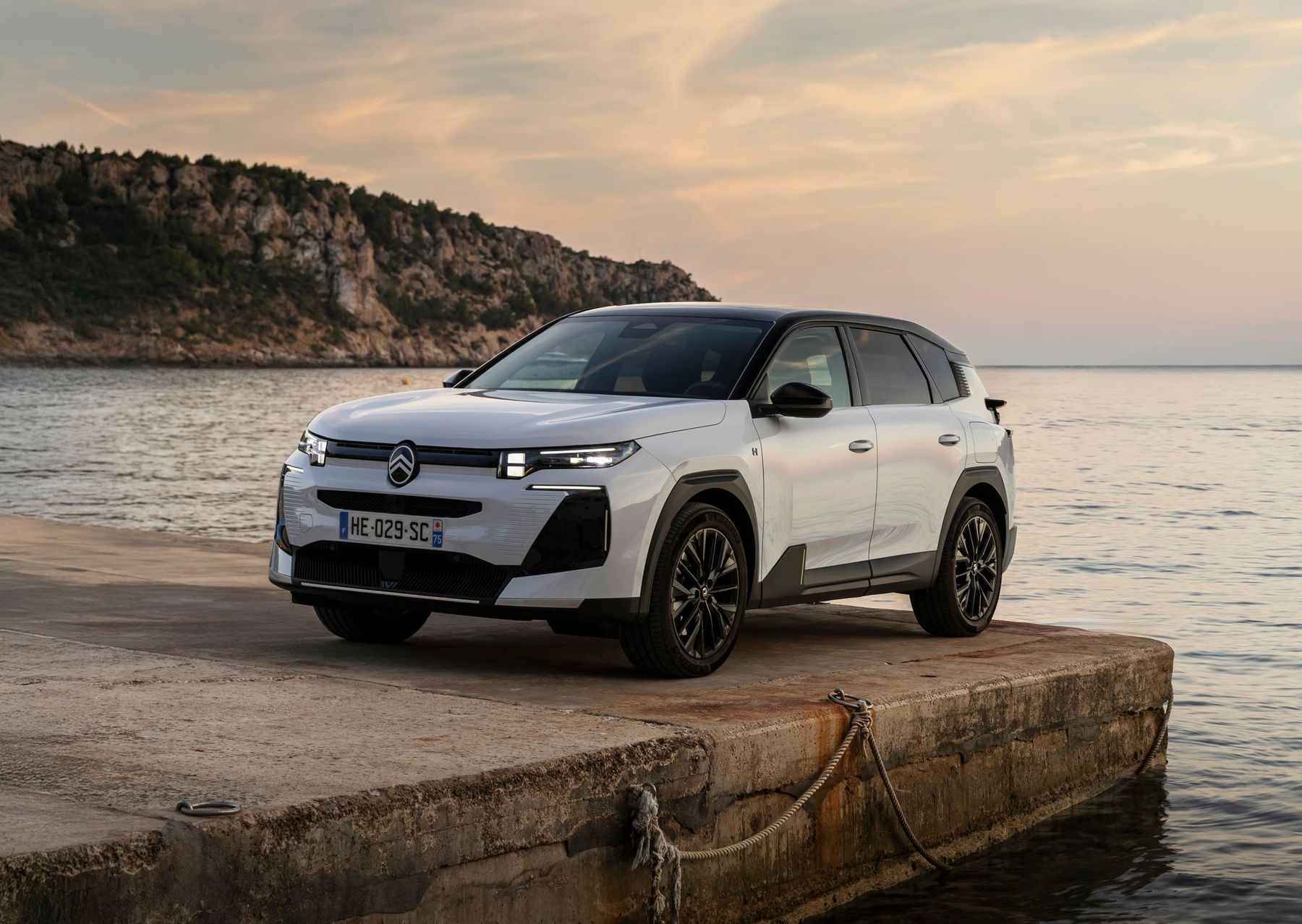 Citroen C5 Aircross 2025. Кузов. SUV 5 дв., 2 поколение