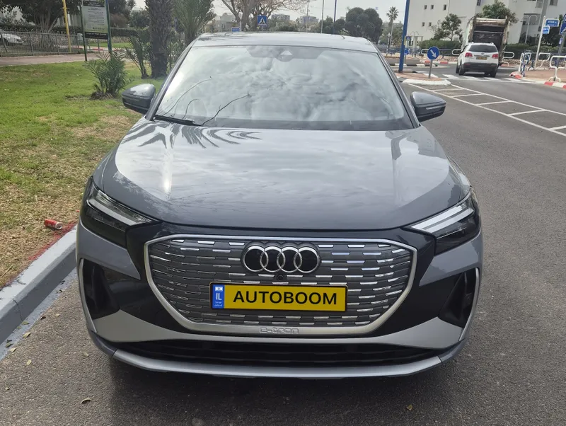 אאודי Q4 ספורטבק e-tron יד 2 רכב, 2024, פרטי