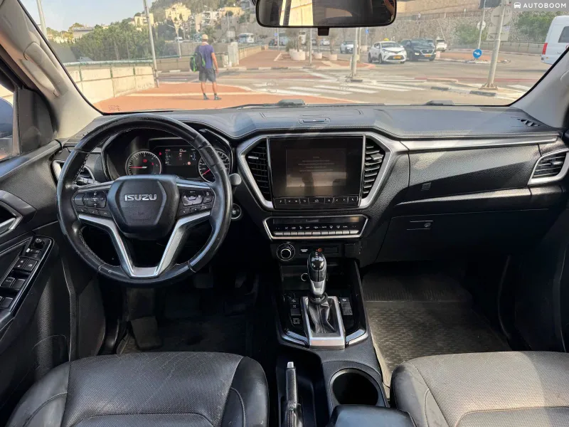Isuzu D-Max 2nd hand, 2021, private