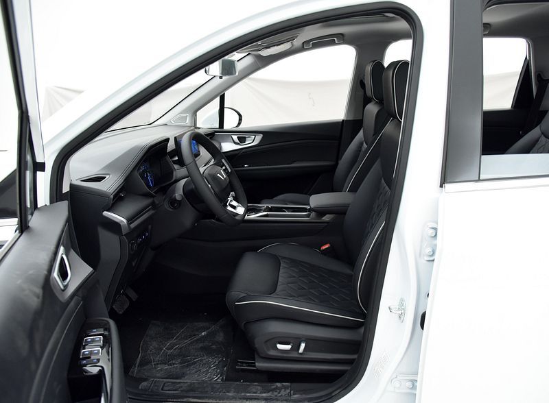 Wuling Jiachen 2022. מושבים קדמיים. מיניוואן, 1 דור