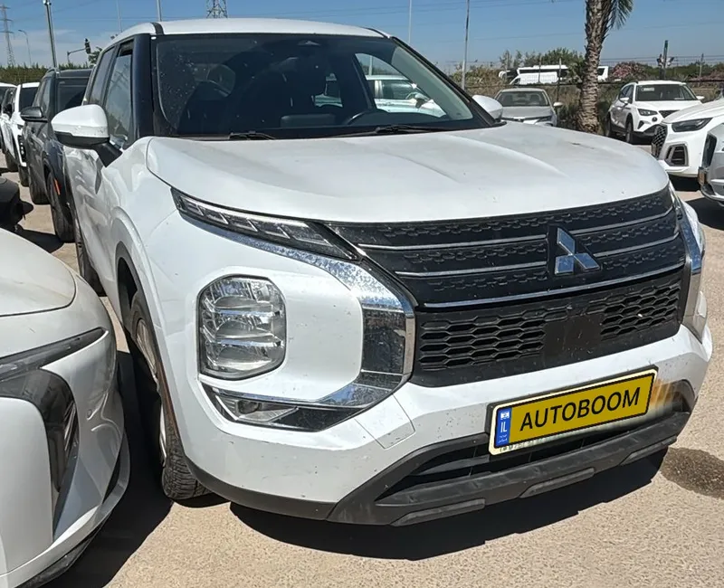 Mitsubishi Outlander 2nd hand, 2023