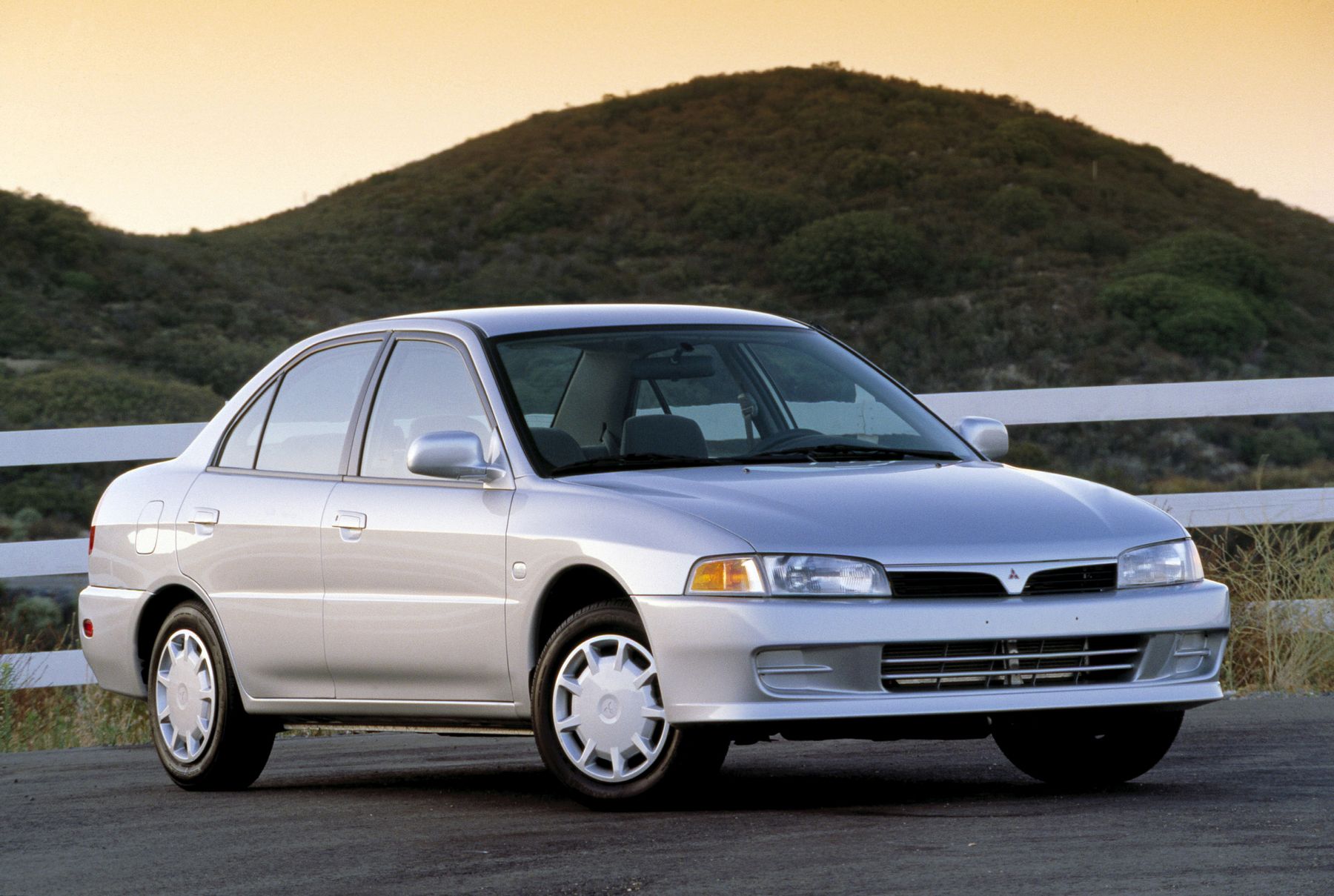 Mitsubishi v. Митсубиси Мираж 2000 седан. Mitsubishi Lancer Mirage. Mitsubishi Mirage 5. Митсубиси Мираж 1995 седан.