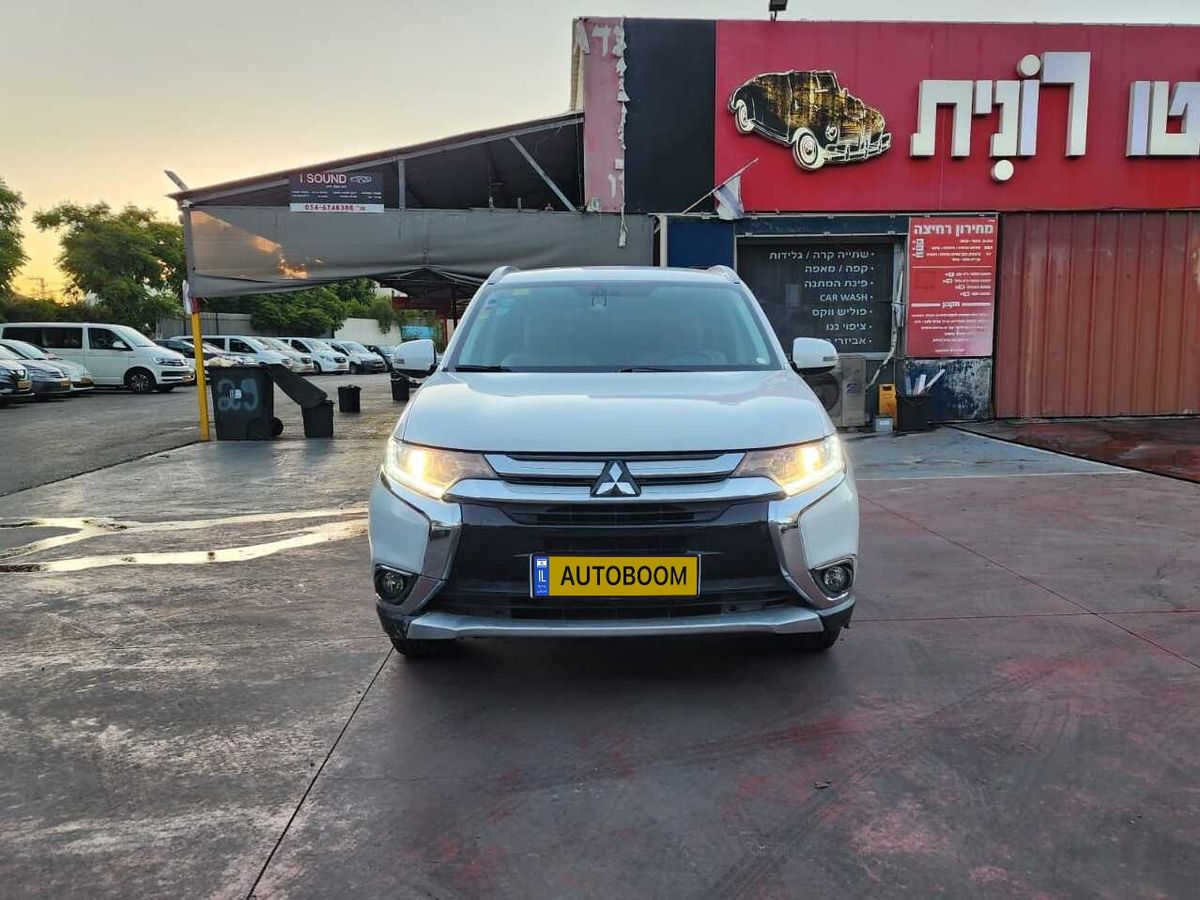 Mitsubishi Outlander 2nd hand, 2015, private hand