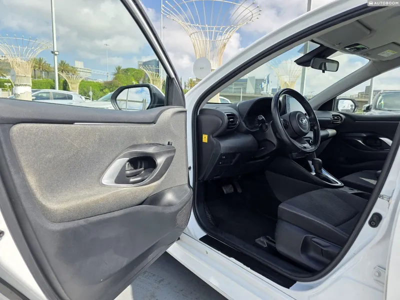 Toyota Yaris с пробегом, 2021, частная
