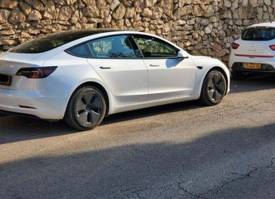 Tesla Model 3 2nd hand, 2021, private hand