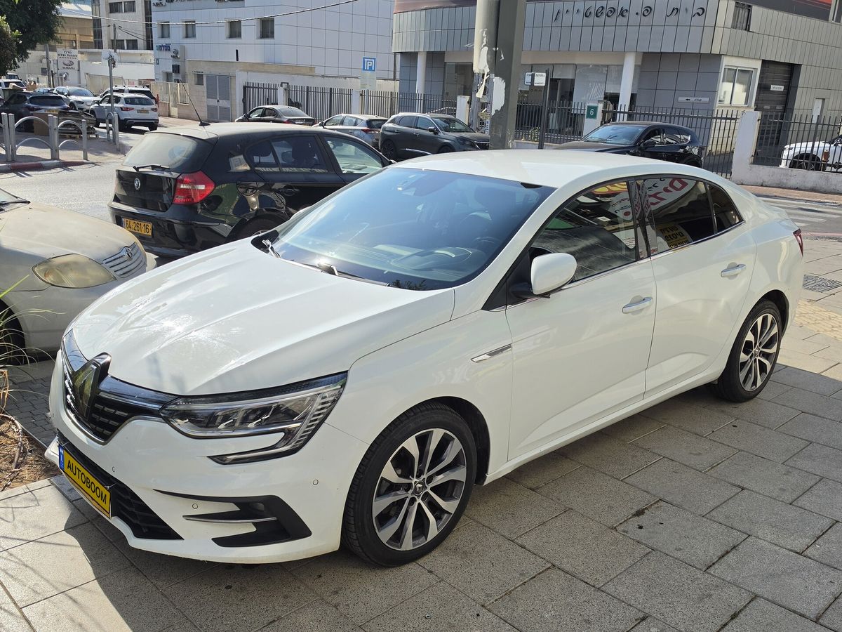 Renault Megane 2nd hand, 2022, private