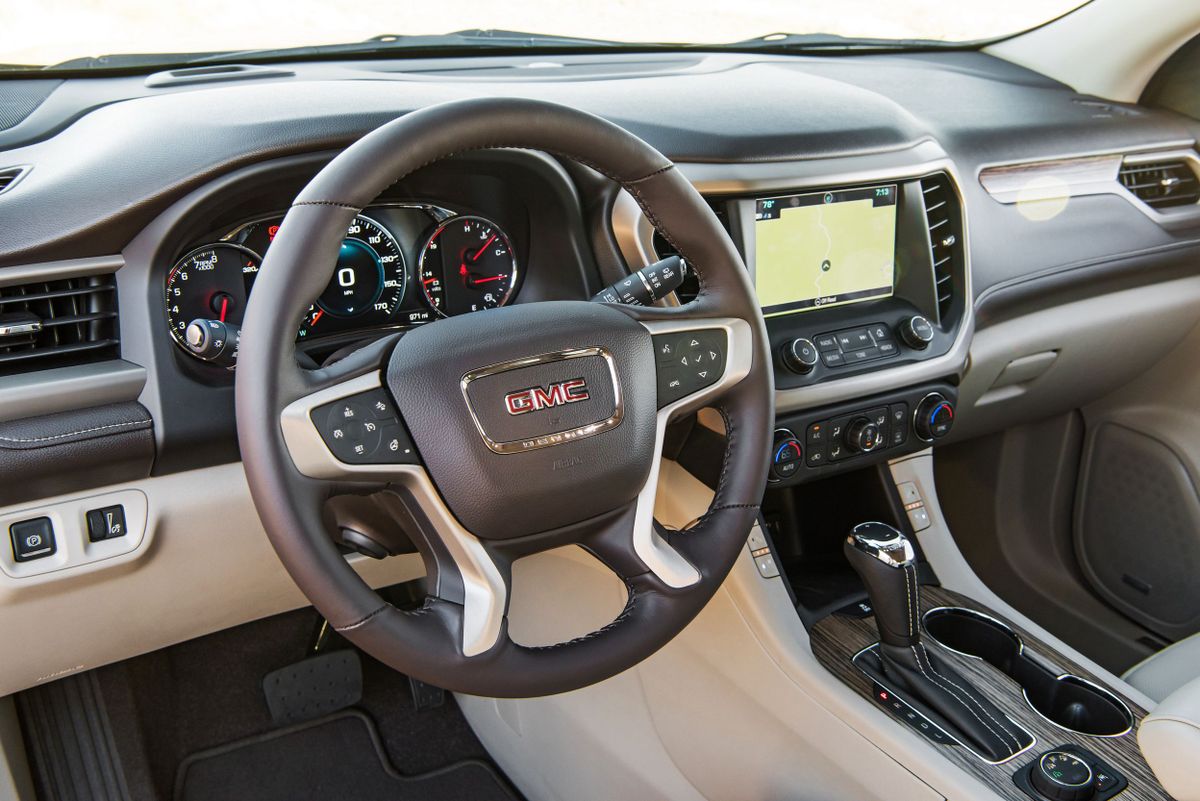 GMC Acadia 2016. Dashboard. SUV 5-doors, 2 generation