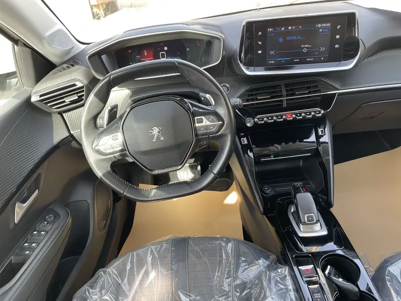 Peugeot 208 2nd hand, 2021, private hand