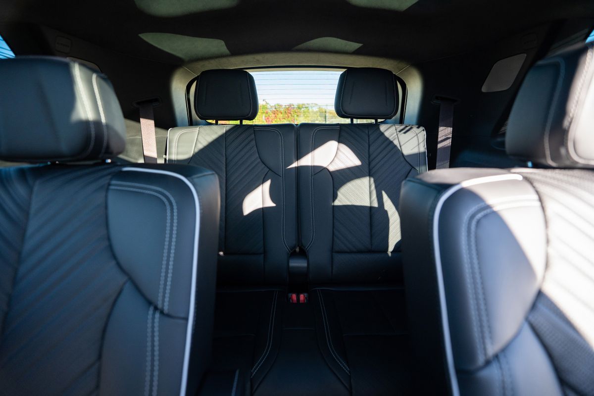 Cadillac Vistiq 2024. Задние сидения. SUV 5 дв., 1 поколение