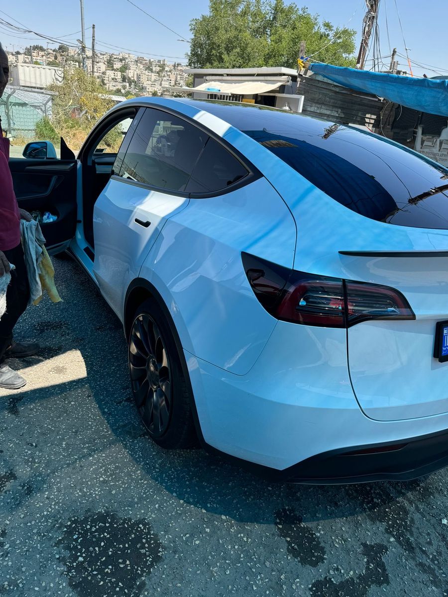 Tesla Model Y 2nd hand, 2023, private hand