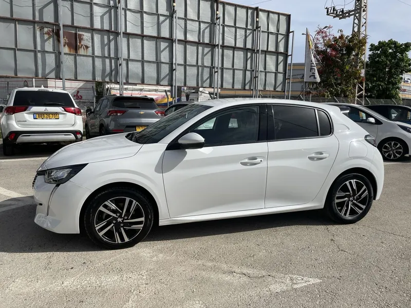 Peugeot 208 2nd hand, 2021, private hand