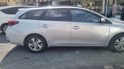 Toyota Auris 2nd hand, 2017, private hand