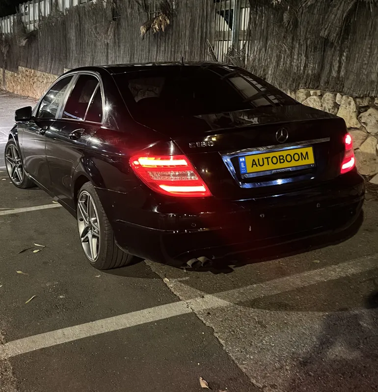 Mercedes C-Class 2ème main, 2012, main privée