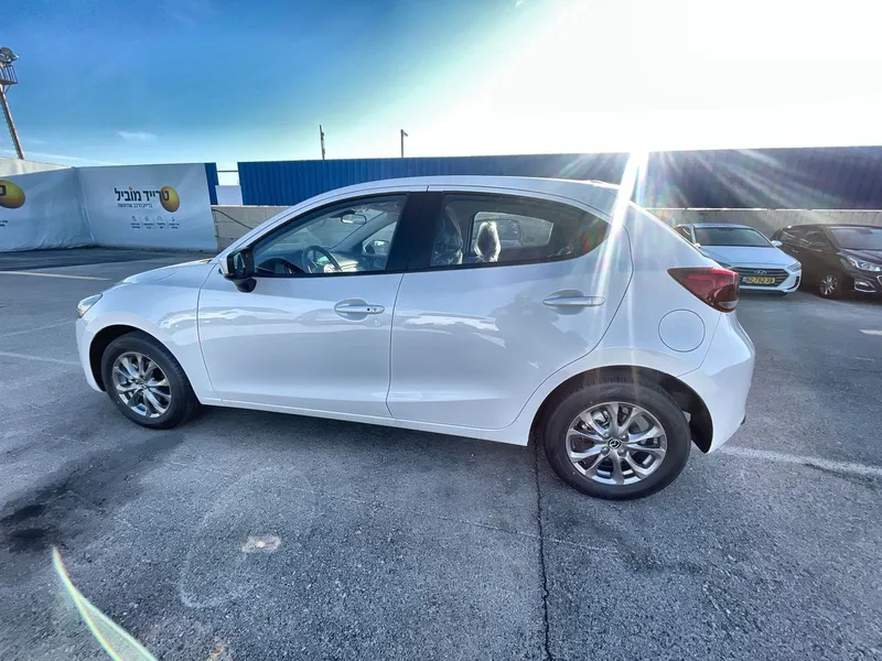 Mazda 2 nouvelle voiture, 2025