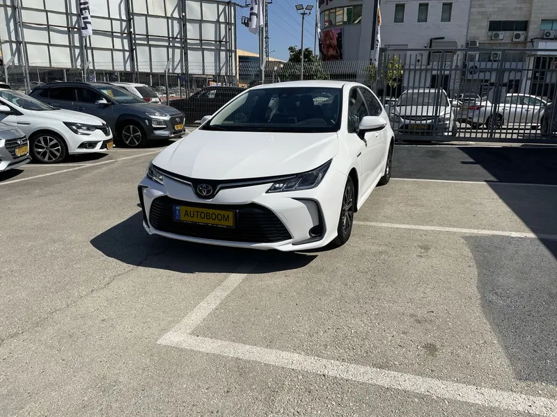 Toyota Corolla с пробегом, 2021