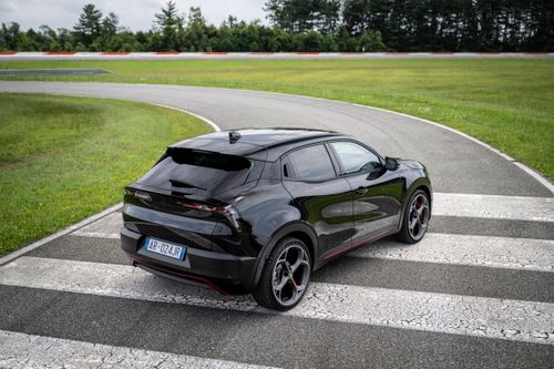 Alfa Romeo Junior 2024. Кузов, экстерьер. Внедорожник 5 дв., 1 поколение