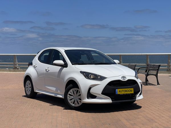 Toyota Yaris с пробегом, 2025