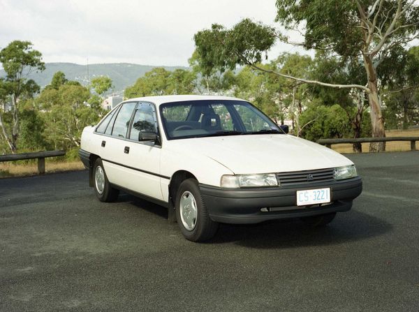 Holden Commodore 1990. Bodywork, Exterior. Sedan, 2 generation