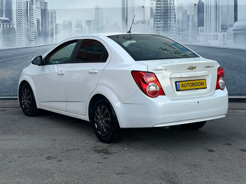 Chevrolet Sonic 2nd hand, 2015, private