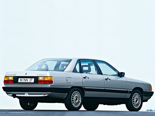 Audi 100 1982. Carrosserie, extérieur. Berline, 3 génération