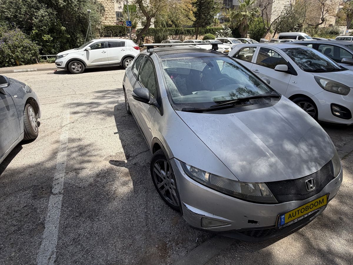 הונדה סיוויק יד 2 רכב, 2011, פרטי