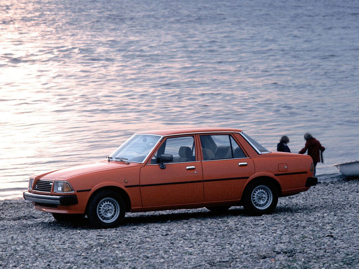 Mazda 626 1979. Carrosserie, extérieur. Berline, 1 génération