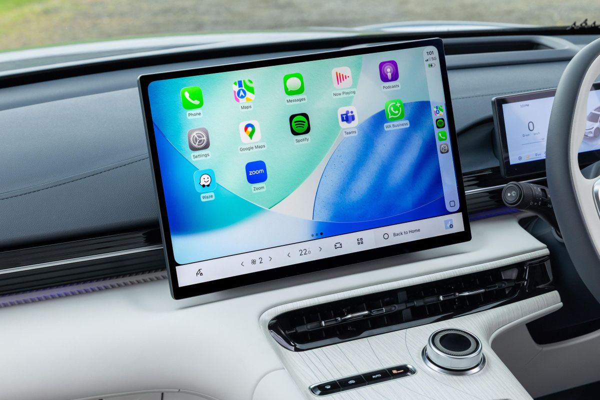 Geely Starray EM-i 2025. Мультимедиа. SUV 5 дв., 1 поколение