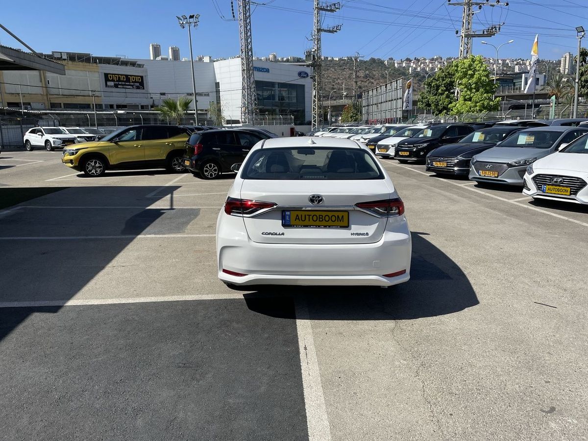 Toyota Corolla с пробегом, 2021