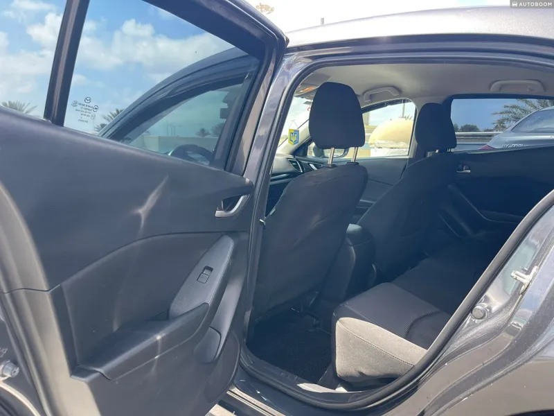 Mazda 3 2nd hand, 2017, private