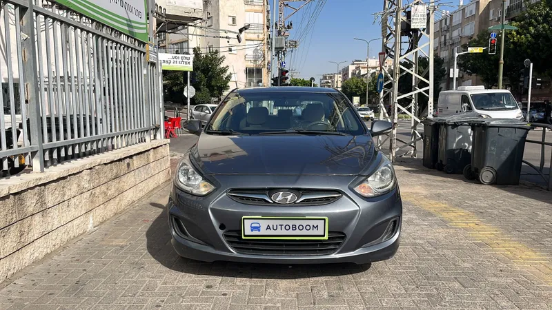 Hyundai i25 2ème main, 2013
