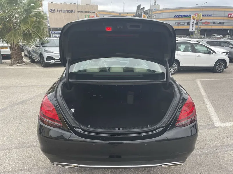 Mercedes C-Class 2nd hand, 2019, private hand