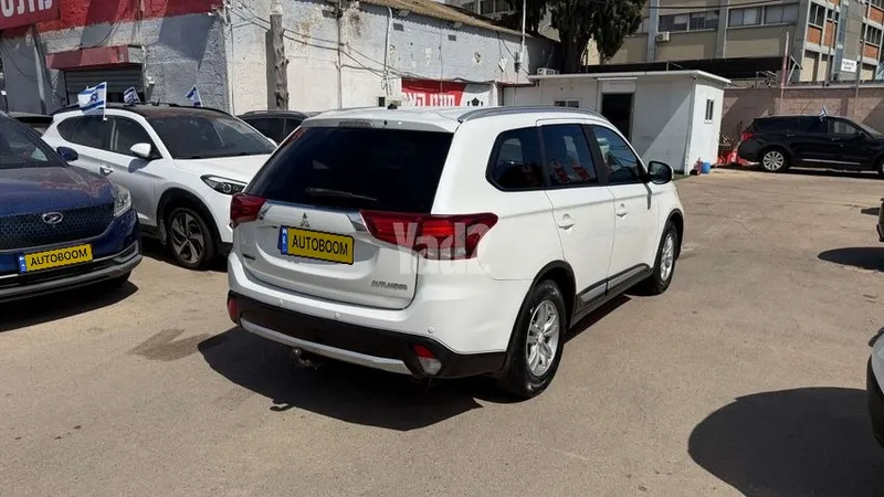 Mitsubishi Outlander 2nd hand, 2016