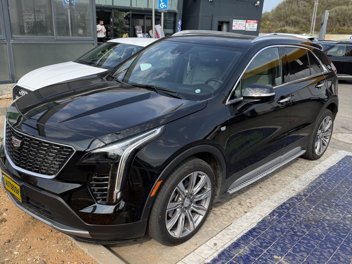 Cadillac XT4 2nd hand, 2022, private