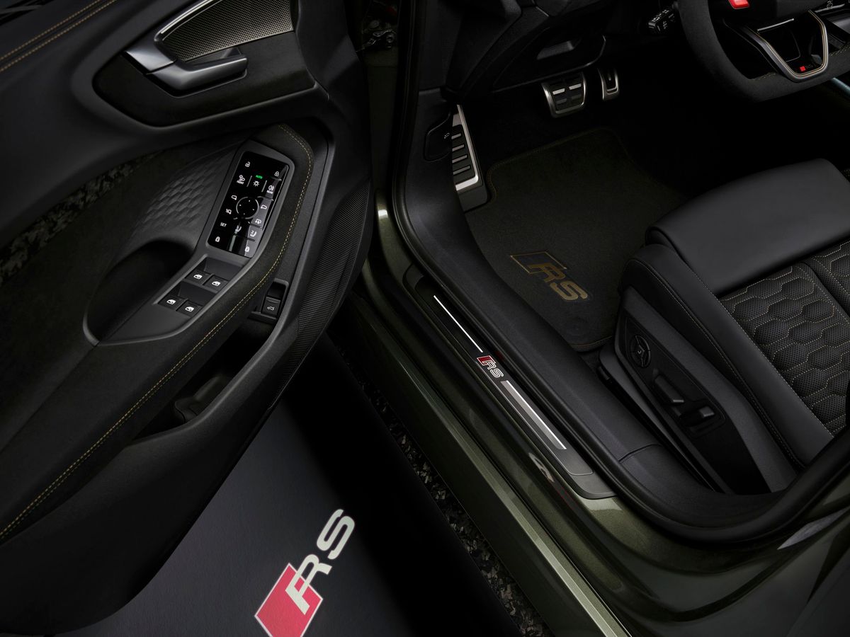 Audi RS5 2026. Деталь салона. Седан, 3 поколение