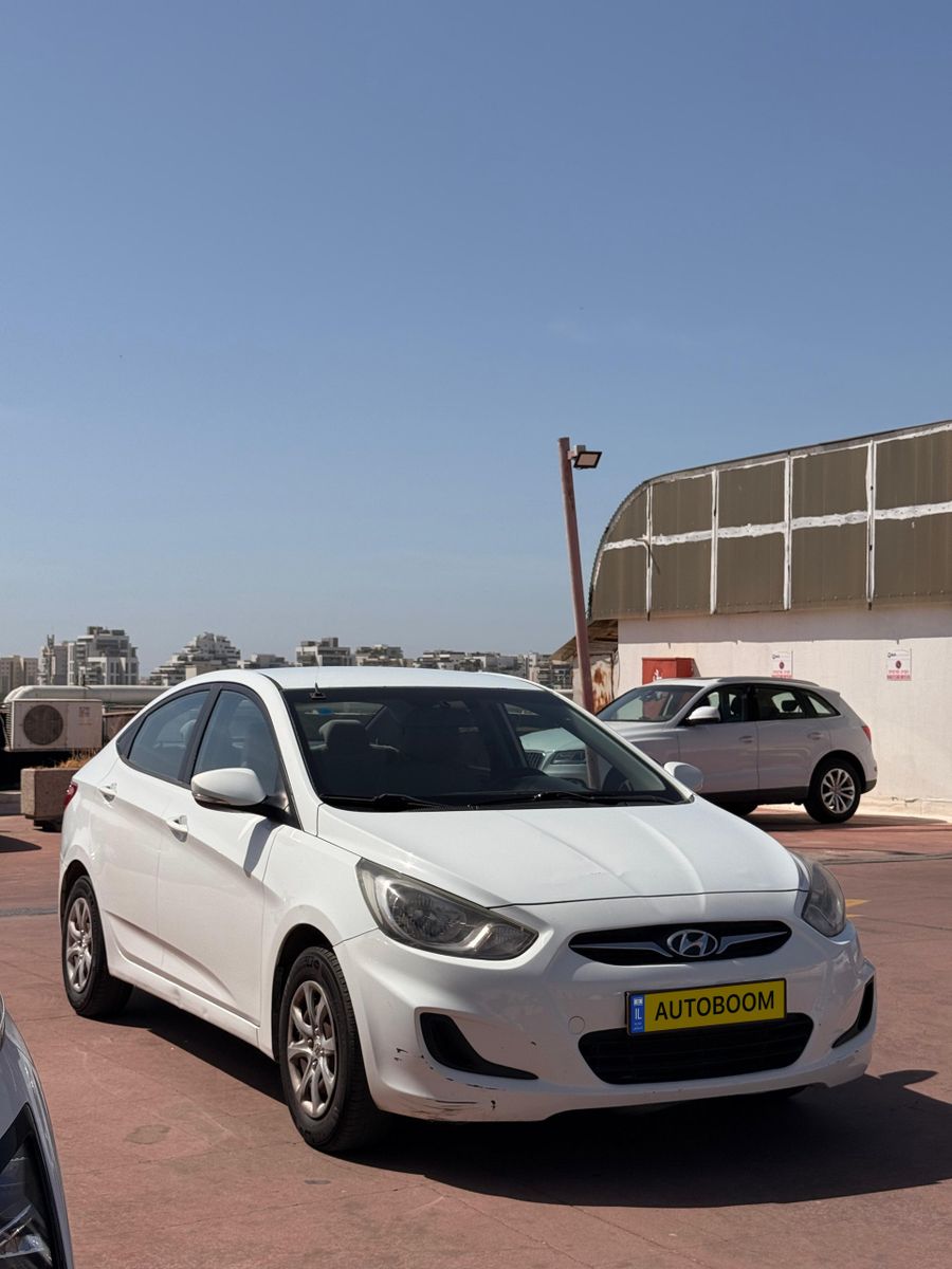 Hyundai i25 2ème main, 2012