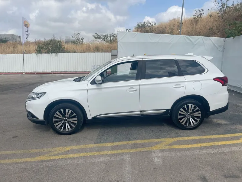 Mitsubishi Outlander 2nd hand, 2020, private hand
