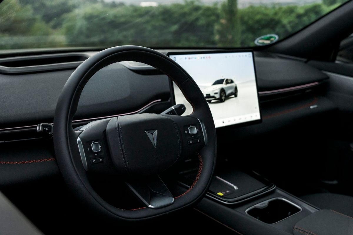 Deepal S05 2024. Руль. SUV 5 дв., 1 поколение