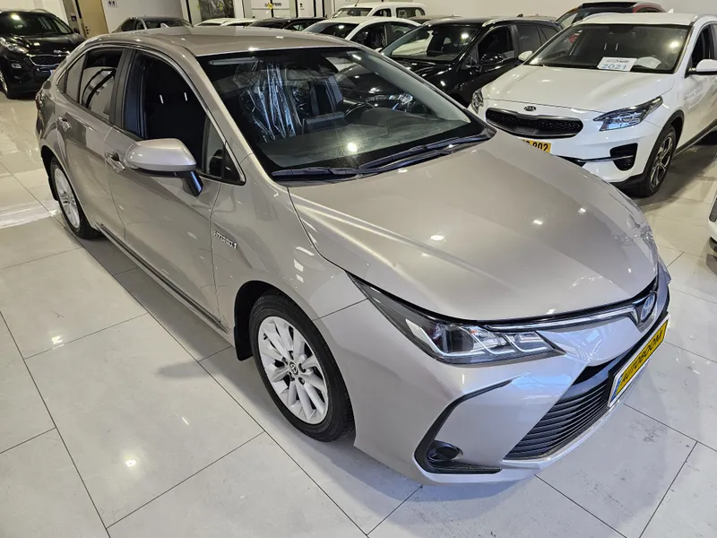 Toyota Corolla с пробегом, 2021