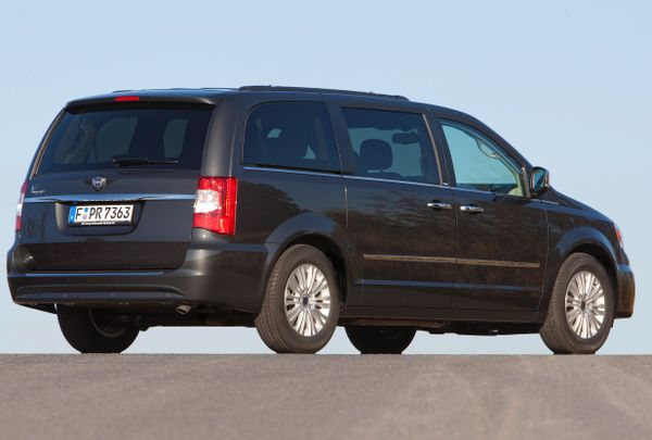 Lancia Voyager 2011. Bodywork, Exterior. Minivan, 1 generation
