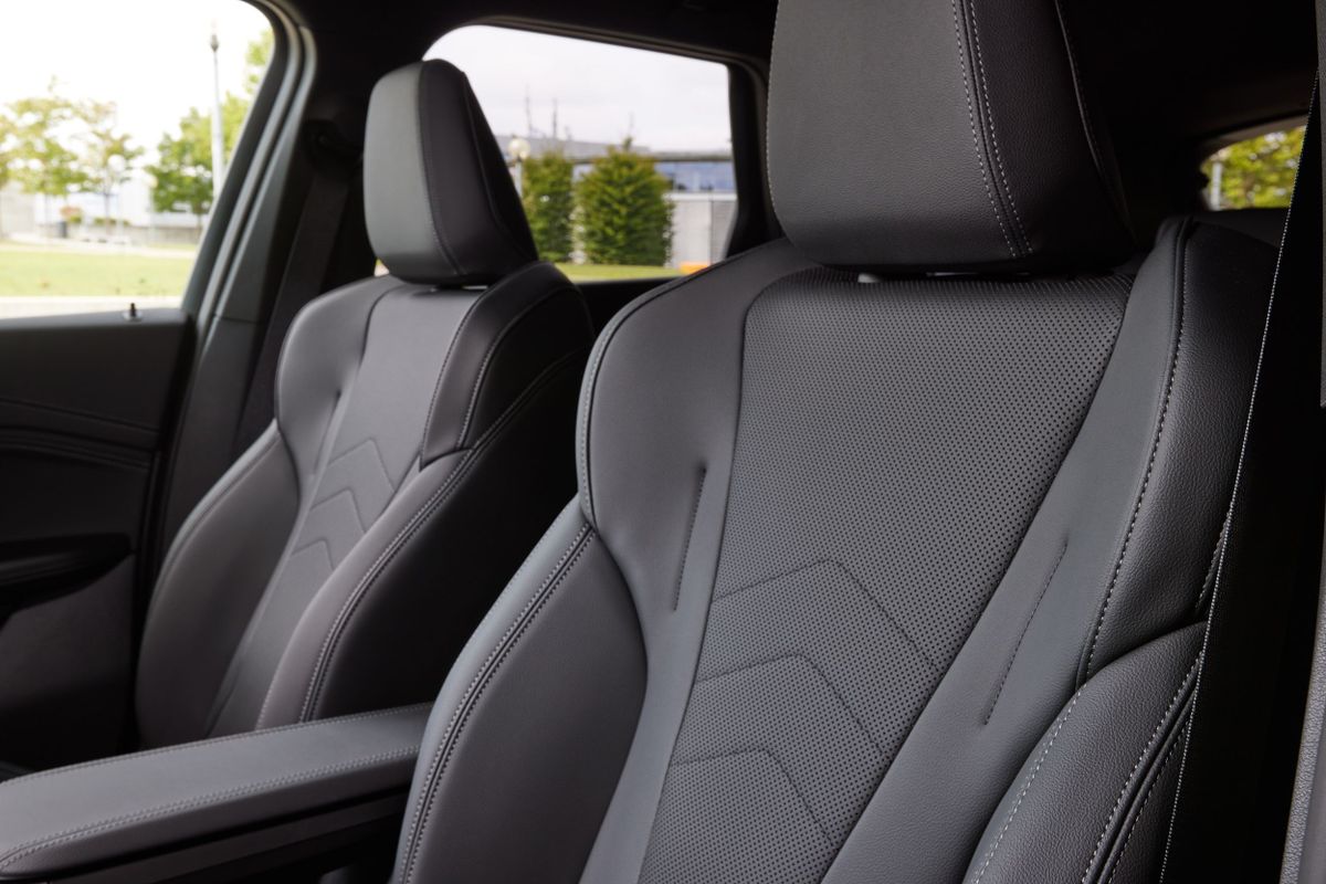 بي إم دبليو X1 ‏2022. المقاعد الأمامية. SUV ٥ أبواب, 3 الجيل