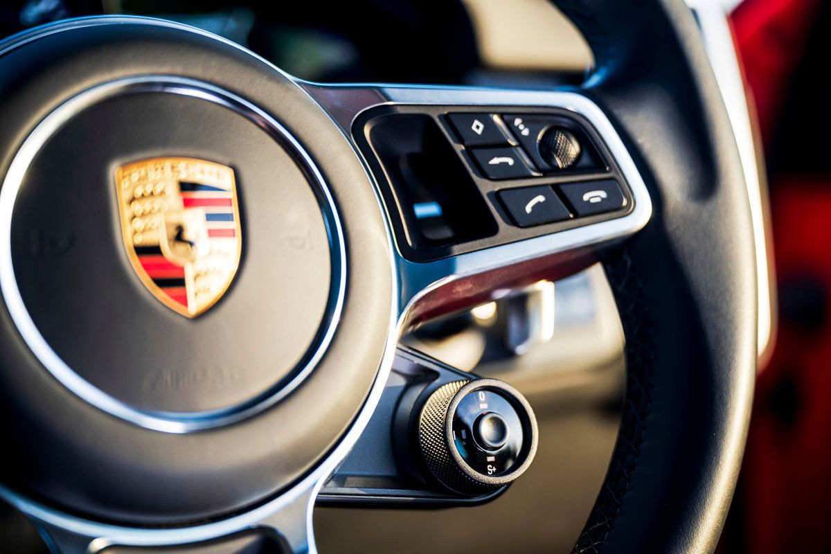 Porsche Cayenne Coupe 2019. Steering wheel. SUV Coupe, 1 generation