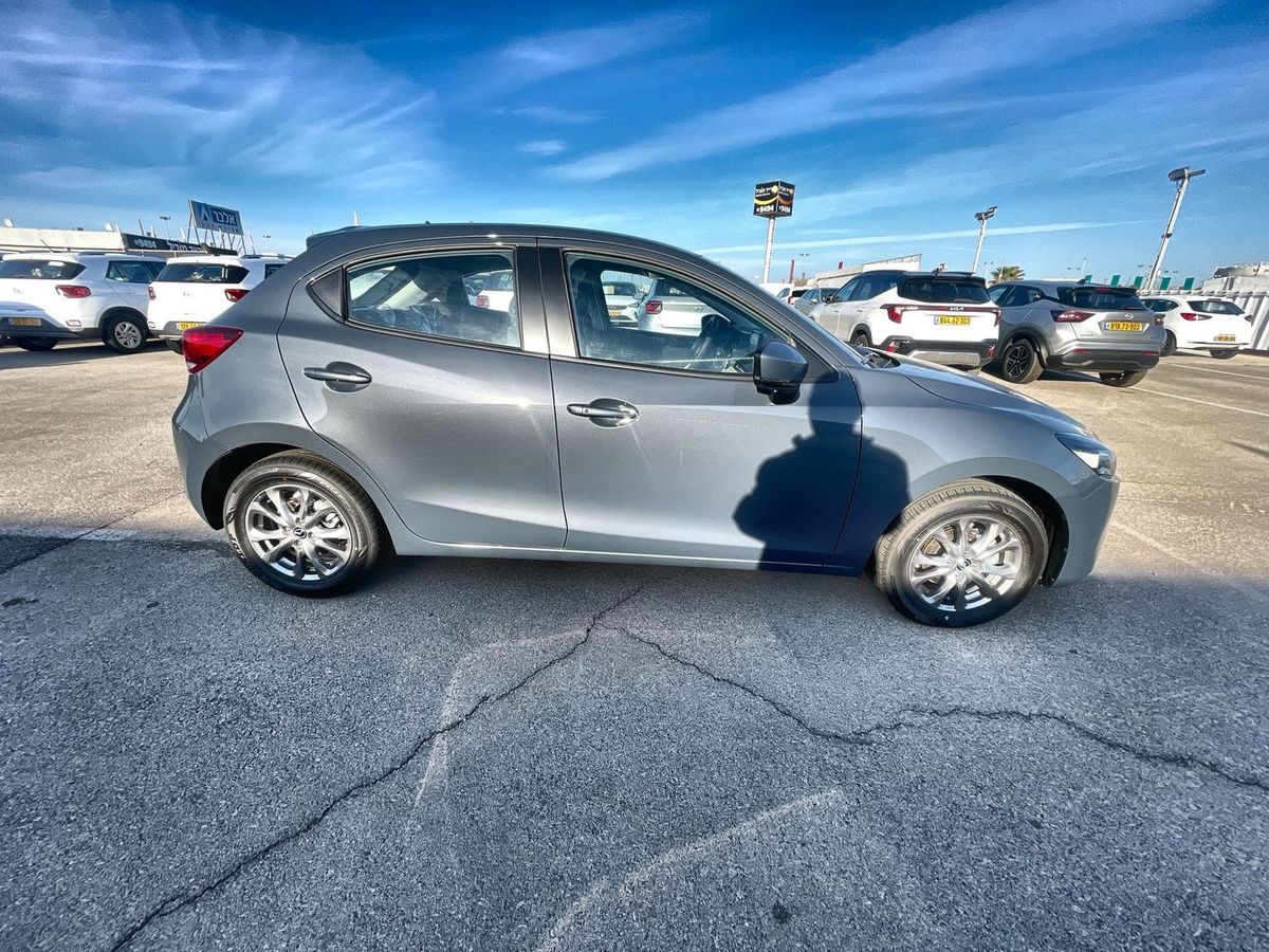 Mazda 2 nouvelle voiture, 2025