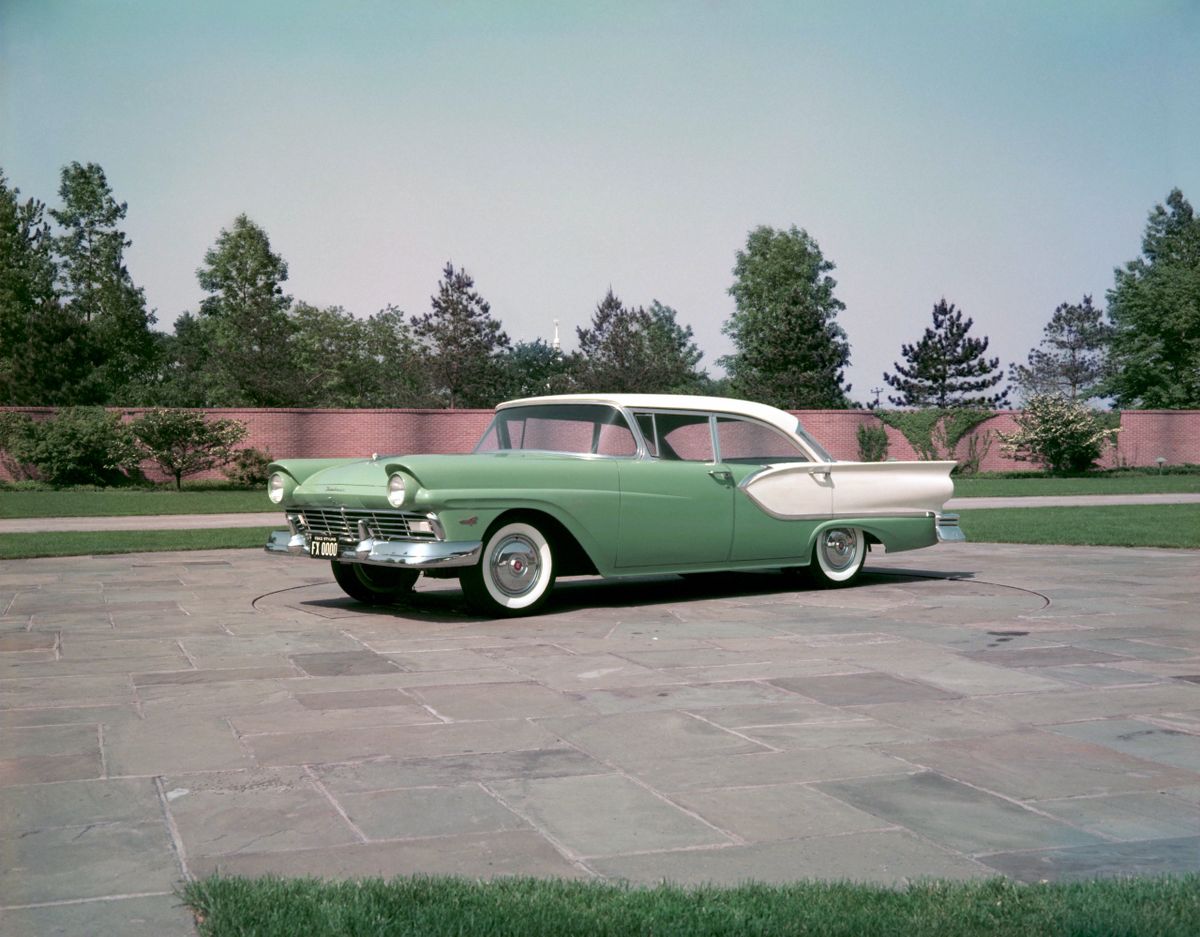 פורד פיירליין 1957. מרכב, צורה. סדאן, 2 דור