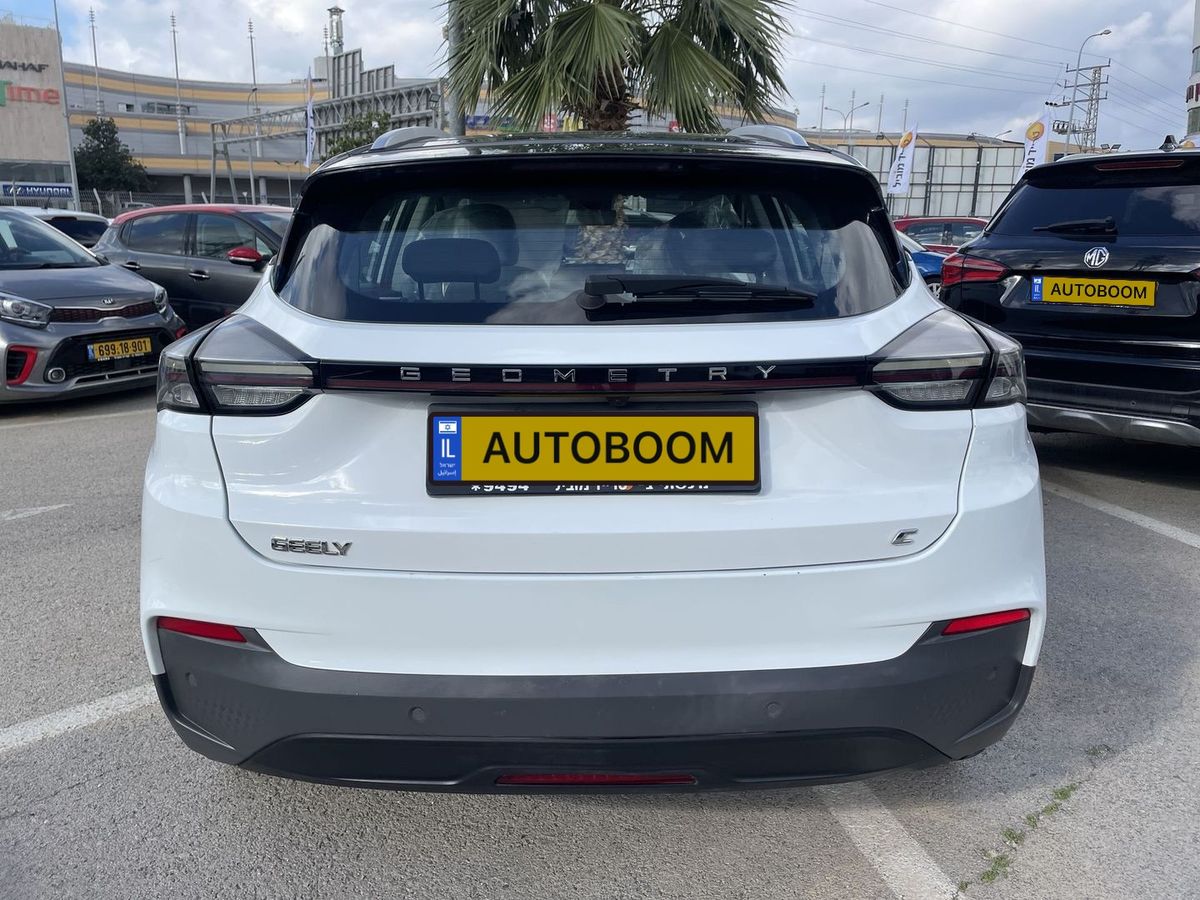 Geely Geometry C 2nd hand, 2023, private