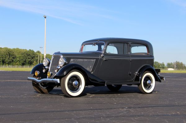פורד V8 ‏1932. מרכב, צורה. סדאן 2 דלתות, 1 דור
