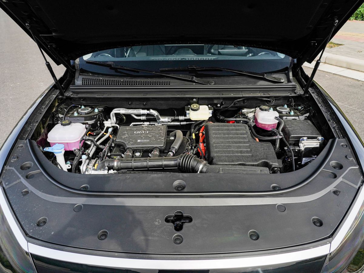 BYD BYD Sealion 05 DM-i 2025. Двигатель. Внедорожник 5 дв., 1 поколение