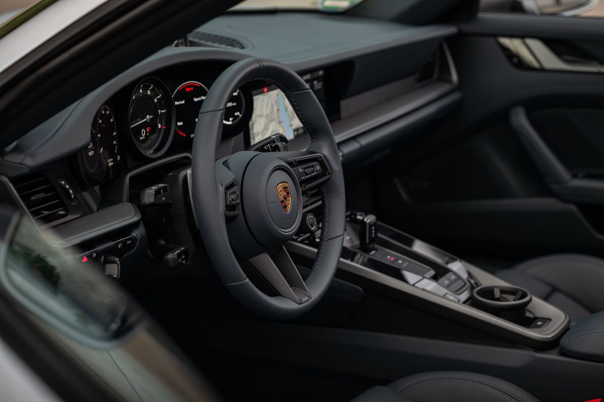 Porsche 911 2018. Dashboard. Targa, 8 generation
