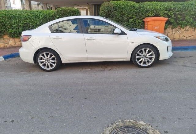 Mazda 3 с пробегом, 2013